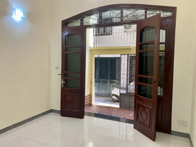 Bán gấp giá rẻ Nguyễn Văn Linh 75m, 3 tầng, mặt tiền 6m, 7.8 tỷ Long Biên.