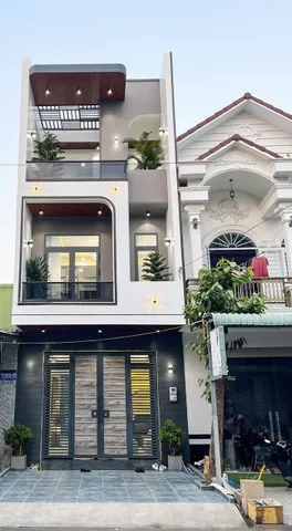 Bán gấp nhà giá tốt cực hiếm tại Lâm Văn Bền, Q7 giá 4tỷ9/ 84m2 có sổ hồng riêng. Có ngân hàng hỗ trợ vay