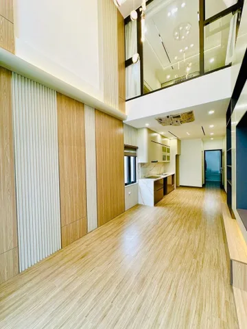 Bán nhà 50m² có sẵn 45m² thổ cư ngang 3m giá 16.65 tỷ tại Đường Tư Đình Phường Long Biên