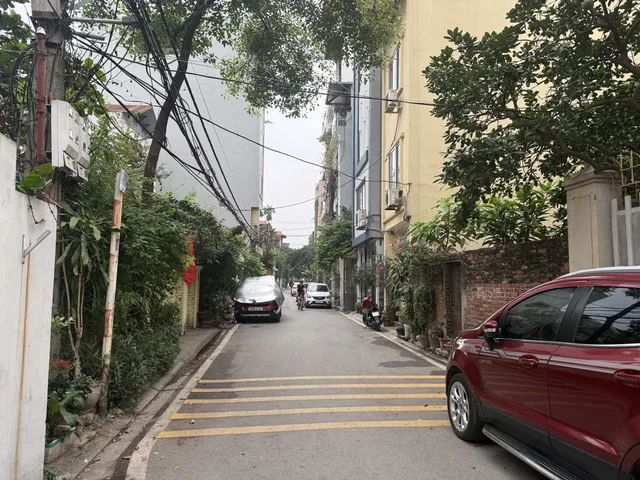 Bán nhà 99m² có sẵn 97m² thổ cư ngang 5.5m giá 24.9 tỷ tại Đường Đạc Tư Đình Phường Long Biên