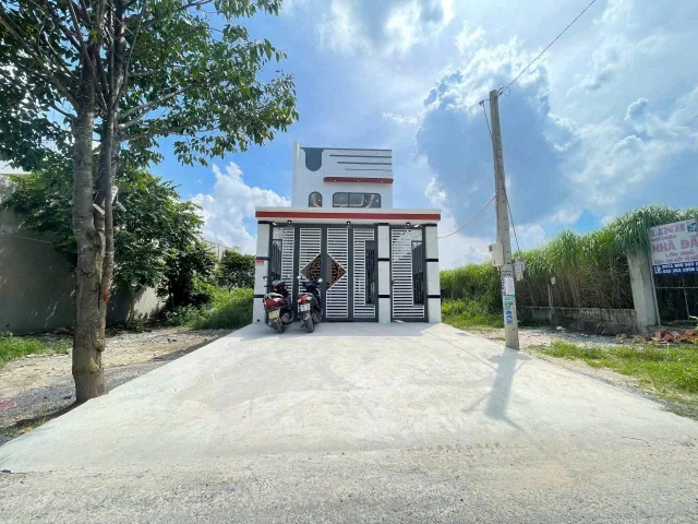 Bán nhà 128.8m² có sẵn 100m² thổ cư ngang 5m giá 4.2 tỷ tại Xã Củ Chi