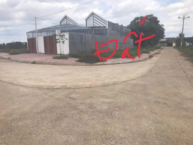 Bán đất 213.1m² full thổ cư ngang 6m giá 950 triệu tại Xã Ea Wer