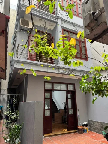 Cho thuê nhà nguyên căn ngõ 324 thụy khuê - tây hồ.                                                                                                                              
 Dt 35m2 -4tầng -12tr/1tháng
