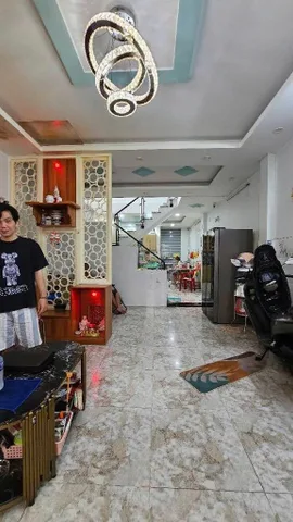 Nhà Lý Phục Man - 60m2 ngang 4,3m - 2 tầng kiên cố - 6.x tỷ