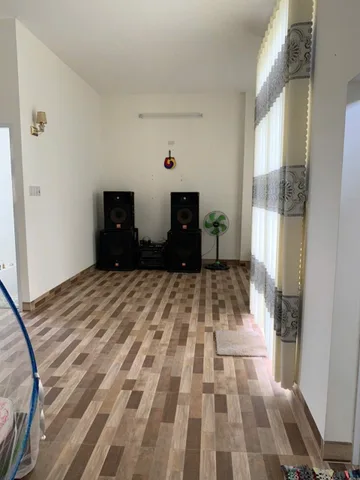 BÁN NHÀ  VÕ CẠNH VĨNH TRUNG – PHƯỜNG TÂY NHA TRANG

Đông Nam không gian rộng rãi và thông thoáng
Gồm: 2 phòng ngủ + 2 WC
Nhà mới xây kiên cố
Diện tích đất: 144m² (8m x 18.7m), thổ cư 100m²
Diện tích xây dựng: 160m² (1 trệt 100m² + 1 lầu 60m²)

📜 P