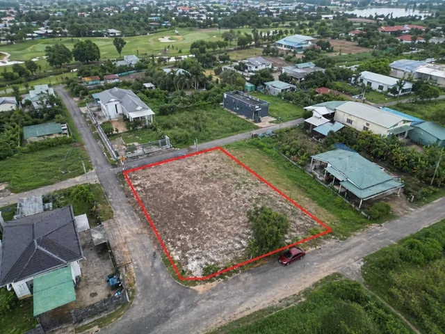 2 MT Nguyễn Thị Nhia DT6.6x22,1m2 có 90m2 thổ giá 1.25ty , sổ riêng, xây ngay