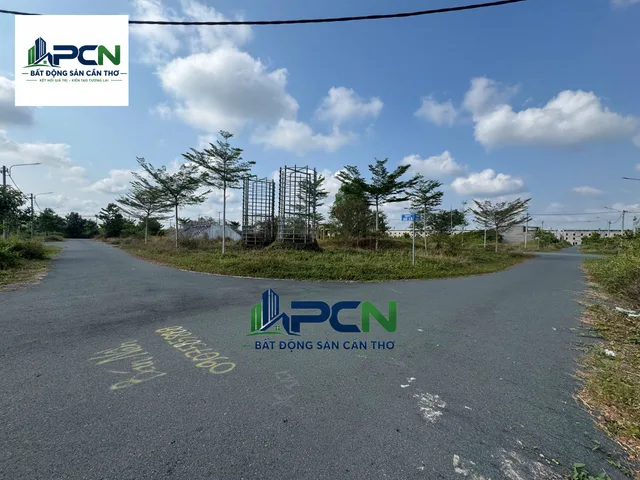 Bán đất 80m² full thổ cư ngang 5m giá 600 triệu, đối diện Công Viên, KDC Vạn Phát Sông Hậu