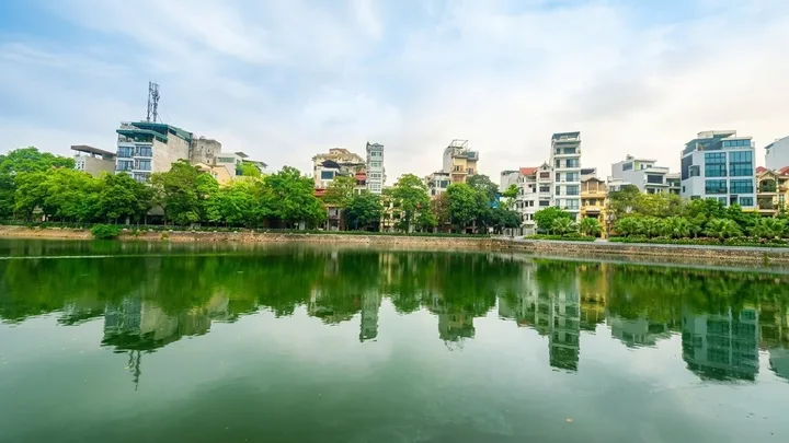 Tận hưởng cuộc sống nghỉ dưỡng mặt phố Ngã Tư Vọng – View hồ xanh mát – 3 mặt thoáng – 70m2 x 6 tầng