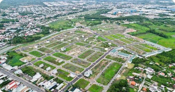 CẦN RA NHANH LÔ ĐẤT 100M2 NGAY MẶT TIỀN PHÙNG HƯNG,FULL THỔ CƯ,SỔ SẴN,