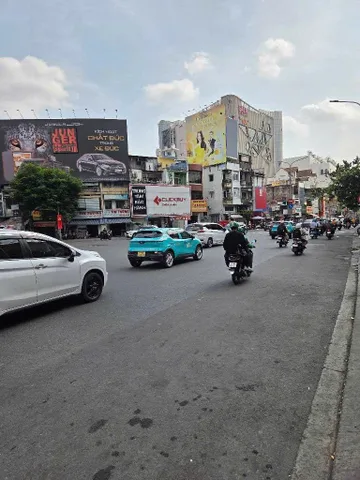 SIÊU PHẨM SÁT MẶT TIỀN HOÀNG VĂN THỤ – CÁCH 1 CĂN RA ĐƯỜNG LỚN – NGAY LĂNG CHA CẢ – HẺM 190 – 5 TẦNG NỞ HẬU