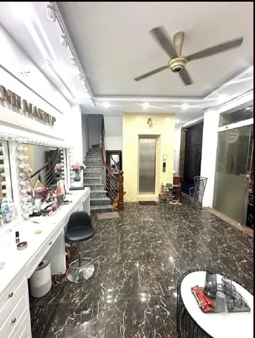 PHỐ VIP- Ở SƯỚNG- THANG MÁY - Ô TÔ - KINH DOANH - CÒN MỚI - TRUNG TÂM QUẬN- PHỐ TÔN ĐỨC THẮNG- 40M2-5T- MT8M
