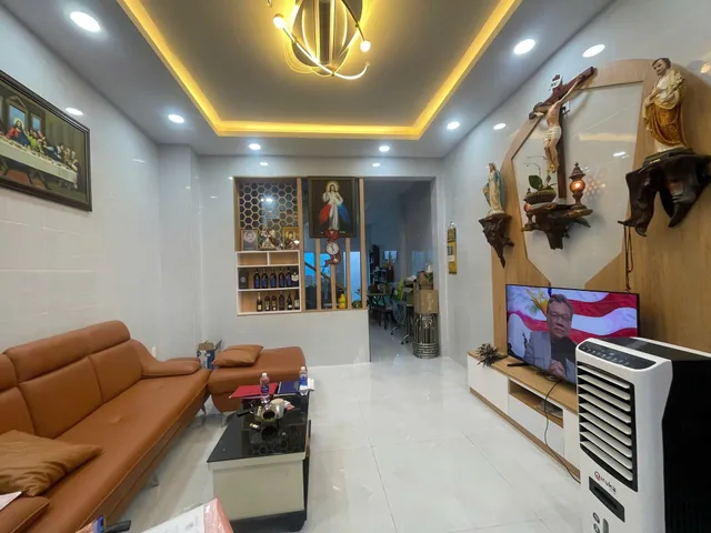 Bán nhà Vườn Lài An Phú Đông diện tích 64m², 3 tầng, full nội thất cao cấp, hẻm 5m xe hơi. Sổ hồng riêng, hoàn công đủ
