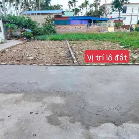 Bán 47 m Hoa Động đường thông ô tô ko lỗi gì . Chỉ 2 ra trung tâm hc. L/h:076.231.9990 em Thúy