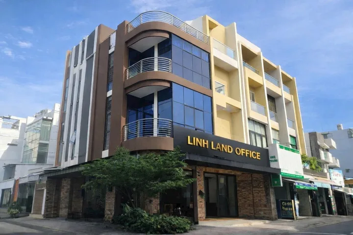 NGAY NGÃ 4 ÂU CƠ + LẠC LONG QUÂN 
GÓC 2 MẶT TIỀN KDOANH SẦM UẤT ĐA NGÀH- NGUỒN THU CAO 
NHÀ MỚI ĐẸP 5 TẦNG THANG MÁY .
# Bề Ngang lớn Bề Thế : 10x18M (158)
# DÁ TL : 2x, T 
📞 Liên hệ xem ngay: 0902 106 911
