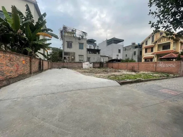 Chính chủ Bán mảnh đất ô góc ngõ 19 bãi muối oto đỗ cửa ( giáp dự án )