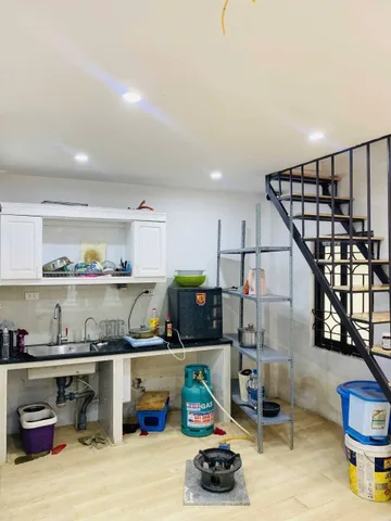 Cho thuê nhà trong ngõ Nguyễn Xiển, Hà Nội 
Diện tích ; 50m2 x 2 tầng + 1 gác xép ,-5,5tr/1 thang
