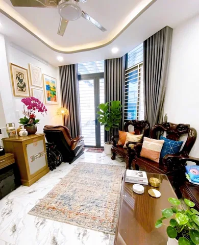 Nhà mới Căn góc HXH Cách Mạng Tháng 8, Quận Tân Bình, 4.3 x 14m (60 m2), 10.5 tỷ