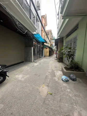Cho thuê nhà nguyên căn  ngõ 406 đường Âu Cơ,  Tây Hồ
- Diện tích 35m² x 6 tầng 
- Có 4pn, 5vsinh-18tr/1tháng