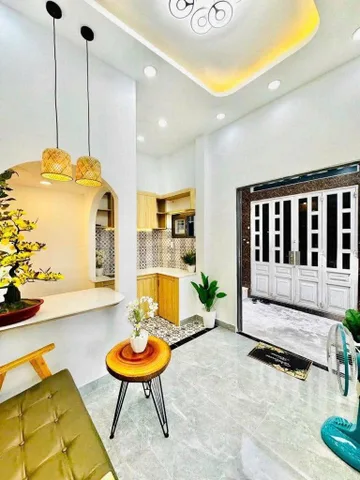 NHÀ 3 TẦNG HOÀNG BẬT ĐẠT, 2PN HƠN 2 TỶ