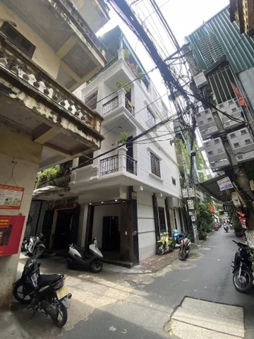 Cho thuê nhà tại ngõ 112 Tây Sơn Đống Đa HN
Diện tích 32m x 4 tầng .
Tầng 1 kinh doanh -15tr/1tháng