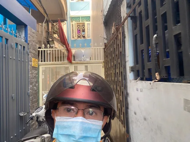 Sau lưng căn Mặt Tiền đường Hoa- Phú Nhuận, 3 tầng, 40m2!! Trường Sa!!!!