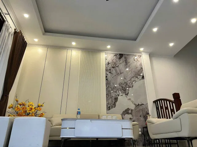 BÁN NHÀ ĐẸP LỆ MẬT, VIỆT HƯNG, NGÕ CỰC NÔNG ,THANG MÁY NHẬP KHẨU,10M RA Ô TÔ