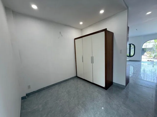 Nhà bán võ oanh 4 tầng hẽm xe hơi sổ hồng riêng, gần các trường đại học lớn