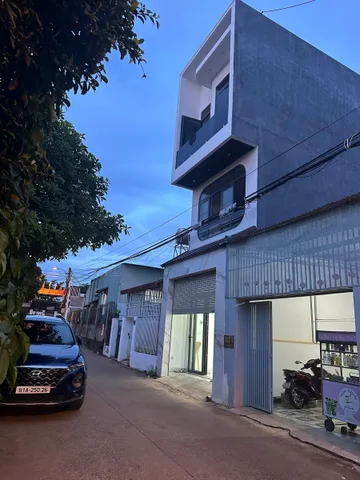 Bán nhà 54.5m² có sẵn 54m² thổ cư ngang 4m giá 3.98 tỷ tại Phường Buôn Ma Thuột