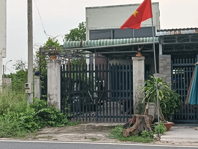 Bán nhà mặt tiền buôn bán kinh doanh MT đường Nguyễn Văn Khạ xã Phú Hòa Đông Củ Chi TPHCM, DT: 5x28m.