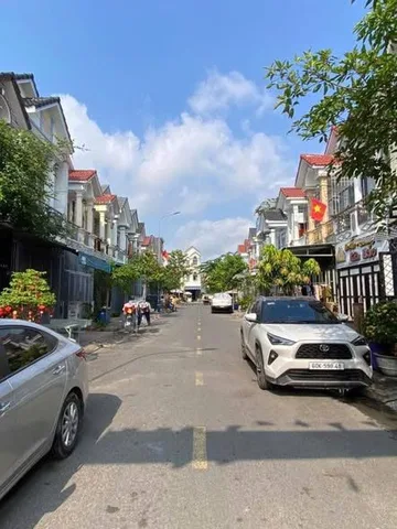 Bán nhà KDC Phú Hồng Thịnh 8 Thuận An- Bình Dương