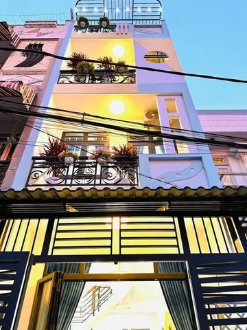 TẶNG NỘI THẤT NHÀ 3 TẦNG, HOÀN CÔNG ĐỦ NGAY PHẠM VẶN ĐỒNG