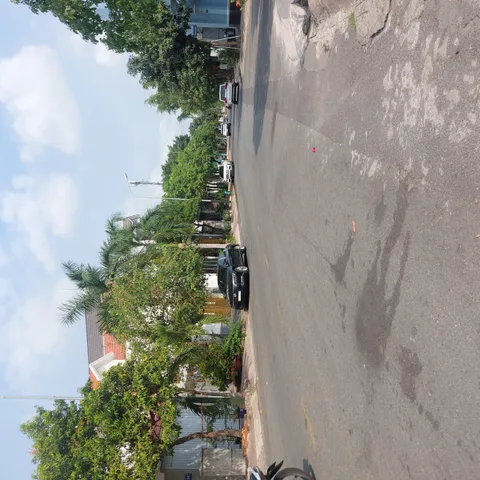 NHÀ NGỘP. 3 TẦNG TTHC DỈ AN. ĐƯỜNG 18M THÔNG.TIỆN Ở ,KD ĐA NGÀNH.