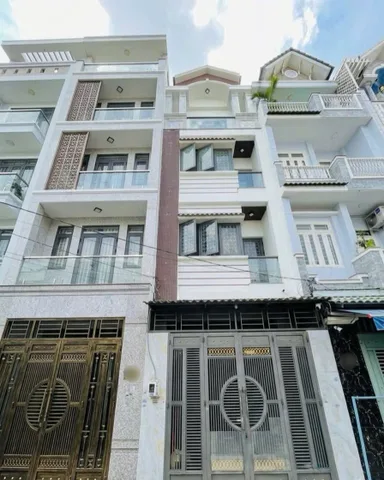 Bán nhà ngay NGÃ TƯ BỐN XÃ  đường 6m - 4 tầng - sổ vuôn A4 - CHỈ 6.x tỷ