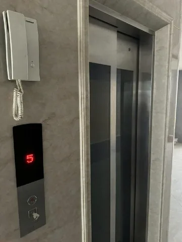 Mình cho thuê nhà đẹp, lô góc, 97m2_ 4,5T; Nguyễn Thị Định, Hoàng Ngân