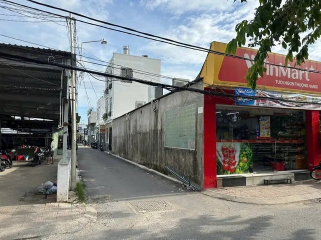 BÁN NỀN ĐẸP - HẺM 15 TRẦN VĂN HOÀI - THÔNG BỜ KÈ MẠC THIÊN TÍCH