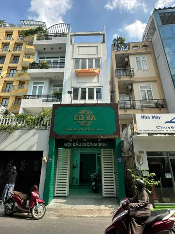 Định Cư Bán Nhà Mặt tiền 379 Nguyễn Trọng Tuyển – Giá 18,5 tỷ