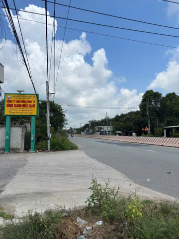 Bán đất 351.6m² có sẵn 200m² thổ cư ngang 11m giá 4.5 tỷ tại Phường Tây Nam