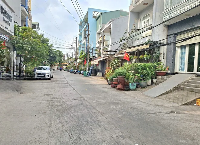 Hương lộ 2, nhà 3 tầng_nhỉnh 5ty (5×18)_hẻm xe hơi