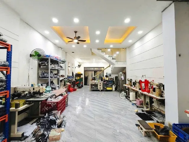 Bán nhà 100m² full thổ cư ngang 5m giá 9.3 tỷ tại Phường Bình Hưng Hòa