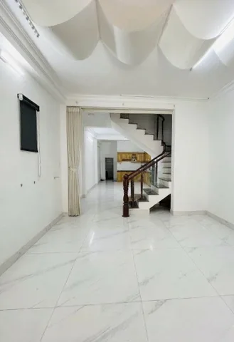Mặt tiền đường số Tân Quy; dòng tiền 180tr/năm; 60m2 ít nhà bán; ngay trung tâm Q7