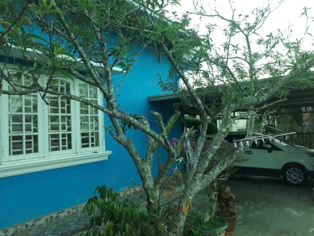 Bán biệt thự view cao đẹp có sân đậu xe hơi khu dân cư gần trung tâm Đà Lạt