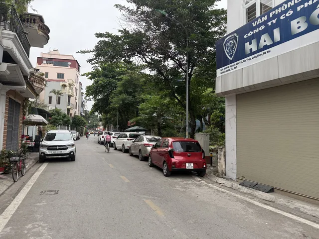 Bán nhà 46m² có sẵn 33m² thổ cư ngang 4m giá 10.3 tỷ tại Đường Nguyển văn Cừ Phường Bồ Đề
