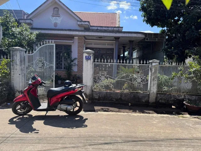 Bán gấp nhà hẻm 37 Nguyễn Phúc Chu
