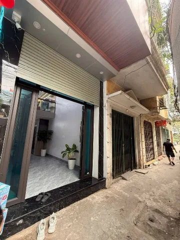 Bán nhà Ngã Tư Sở, full nội thất 28m, gần chợ 8,5 Tỷ