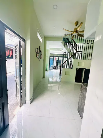 Nhà mới đẹp, 2 mặt tiền kinh doanh, trung tâm quận 4,