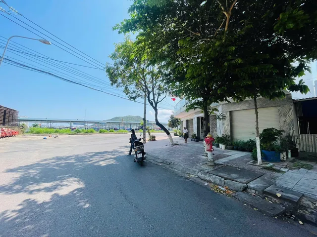 😱😱Chủ hạ giá bán nhanh 300tr còn 4ty2
Bán đất gần cửa biển Nha Trang - 63,22m2 đường nhựa 20m thuộc TĐC Hòn Rớ 1