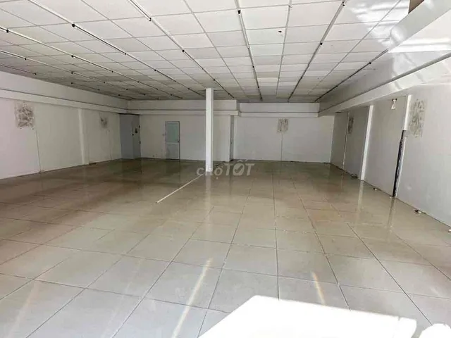 Mặt Bằng Vip Lê Hồng Phong ngay ngã tư. Dt 12x28m (có gác lửng).