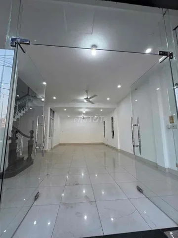 CHO THUÊ MẶT BẰNG ĐẠI LỘ BÌNH DƯƠNG GẦN NGÃ TƯ