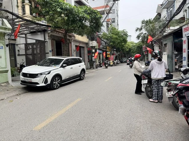 MẶT PHỐ HOA LÂM - ĐẤT VÀNG 100m2 - 2 MẶT NGÕ TRƯỚC SAU - KINH DOANH ĐA NGÀNH