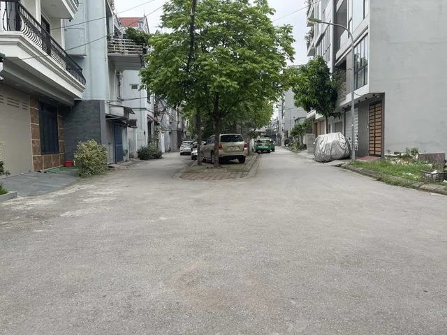 Cần bán 50,78m2 lô góc 3 mặt thoáng ngõ 94/89 Thượng Thanh. Cạnh trường cấp 1 2 3 & Chợ
